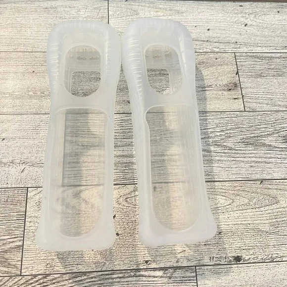 Lot of 2 OEM Official Nintendo Wii Remote Silicone Gel Cover Grip Sleeves Pair - Picture 1 of 5